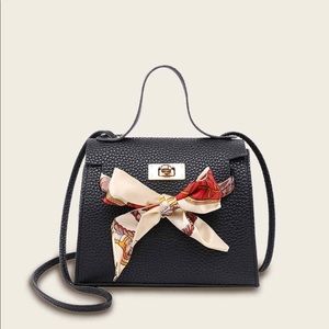 Black Pebble Detail Bow Tie Satchel Bag